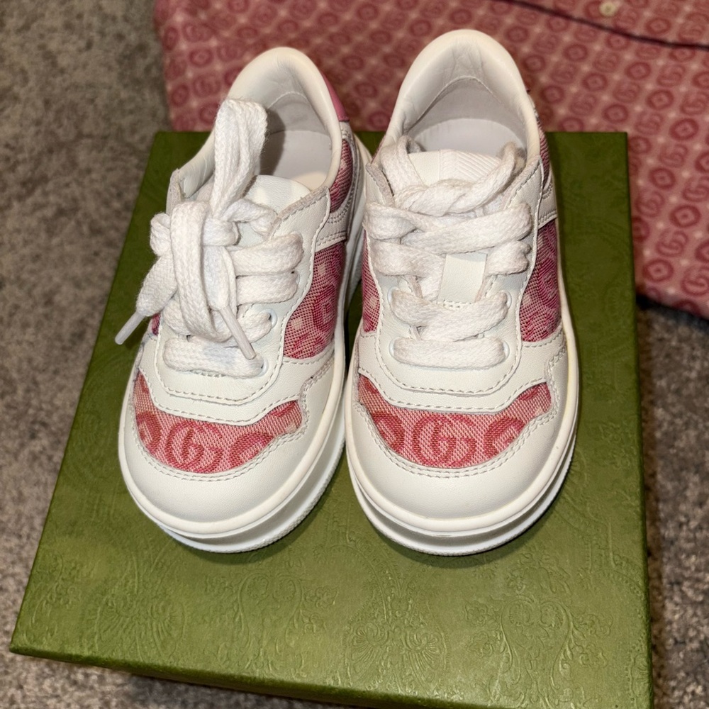 Gucci Kids White and Pink Logo Sneakers